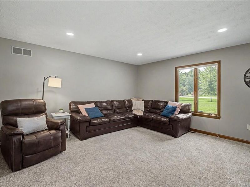 5763 Troy Frederick Road, Tipp City, OH 45371 Photo 3