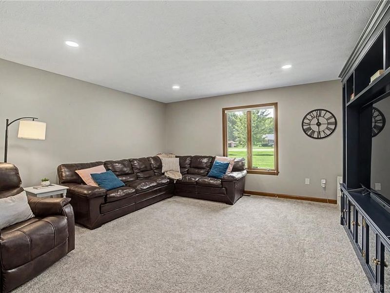 5763 Troy Frederick Road, Tipp City, OH 45371 Photo 4