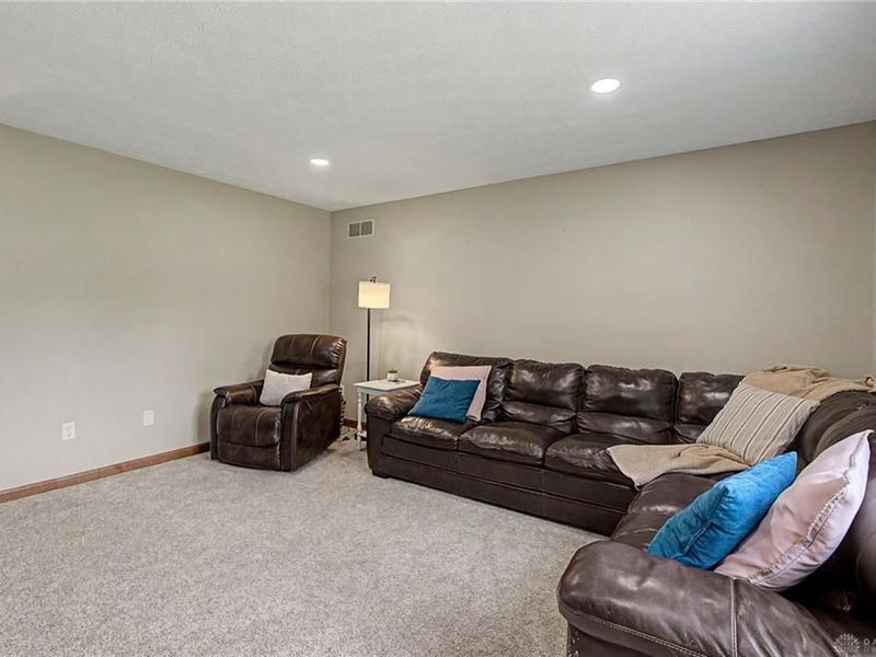 5763 Troy Frederick Road, Tipp City, OH 45371 Photo 5