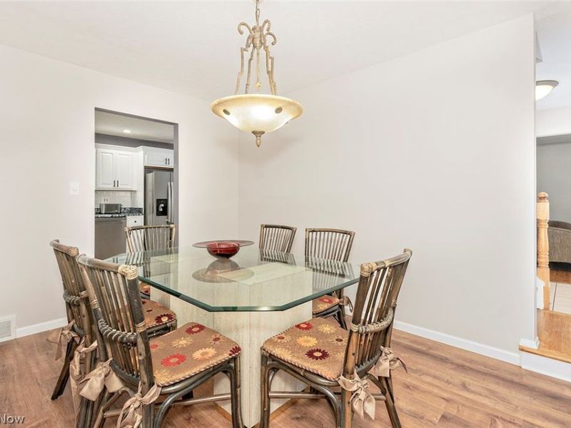 32705 Arthur Road, Solon, OH 44139 Photo 9