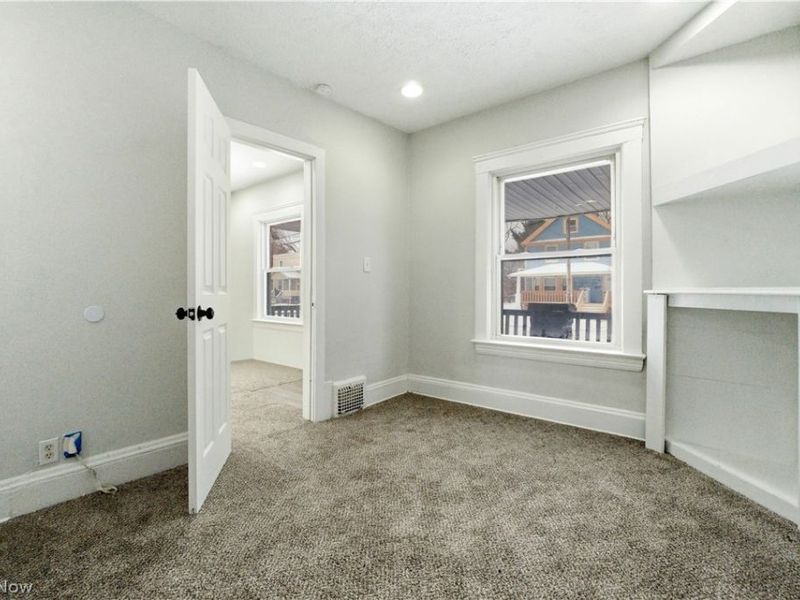 7211 Dearborn Avenue, Cleveland, OH 44104 Photo 11