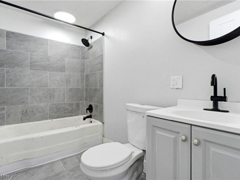 7211 Dearborn Avenue, Cleveland, OH 44104 Photo 22