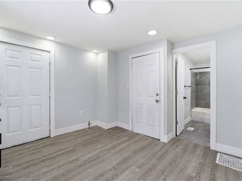 7211 Dearborn Avenue, Cleveland, OH 44104 Photo 28