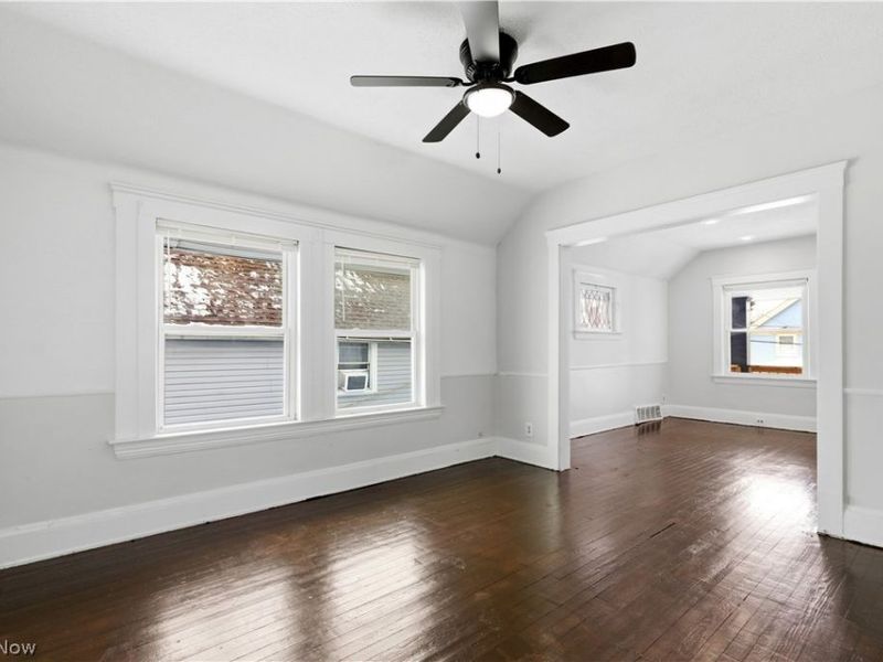 7211 Dearborn Avenue, Cleveland, OH 44104 Photo 35