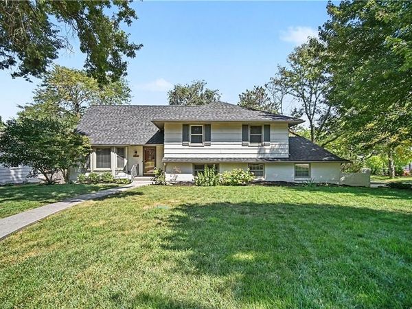 7419 Booth Street, Prairie Village, KS 66208