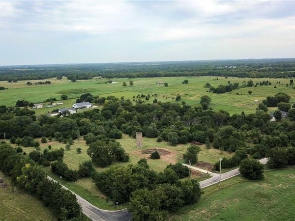 12496 W 271st Street, Louisburg, KS 66071