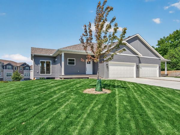 2353 7th Ave E, North Saint Paul, MN 55109