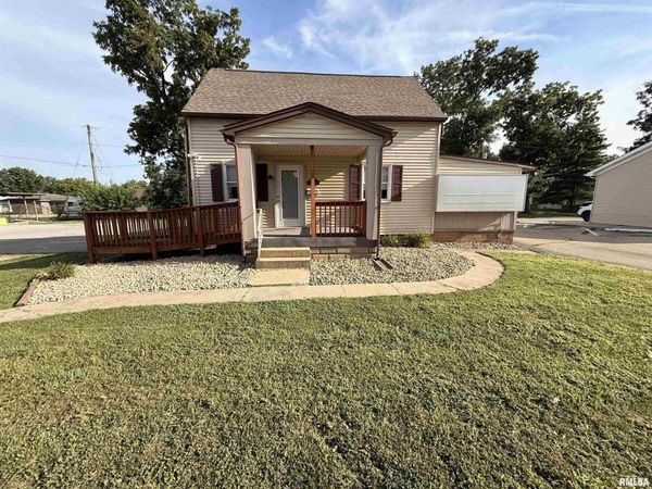 404 E WALNUT Street, Chatham, IL 62629