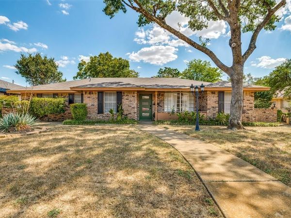 948 Briarcove Place , Lancaster, TX 75146