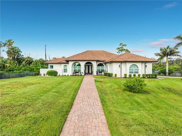 90 22nd AVE NW, NAPLES, FL 34120