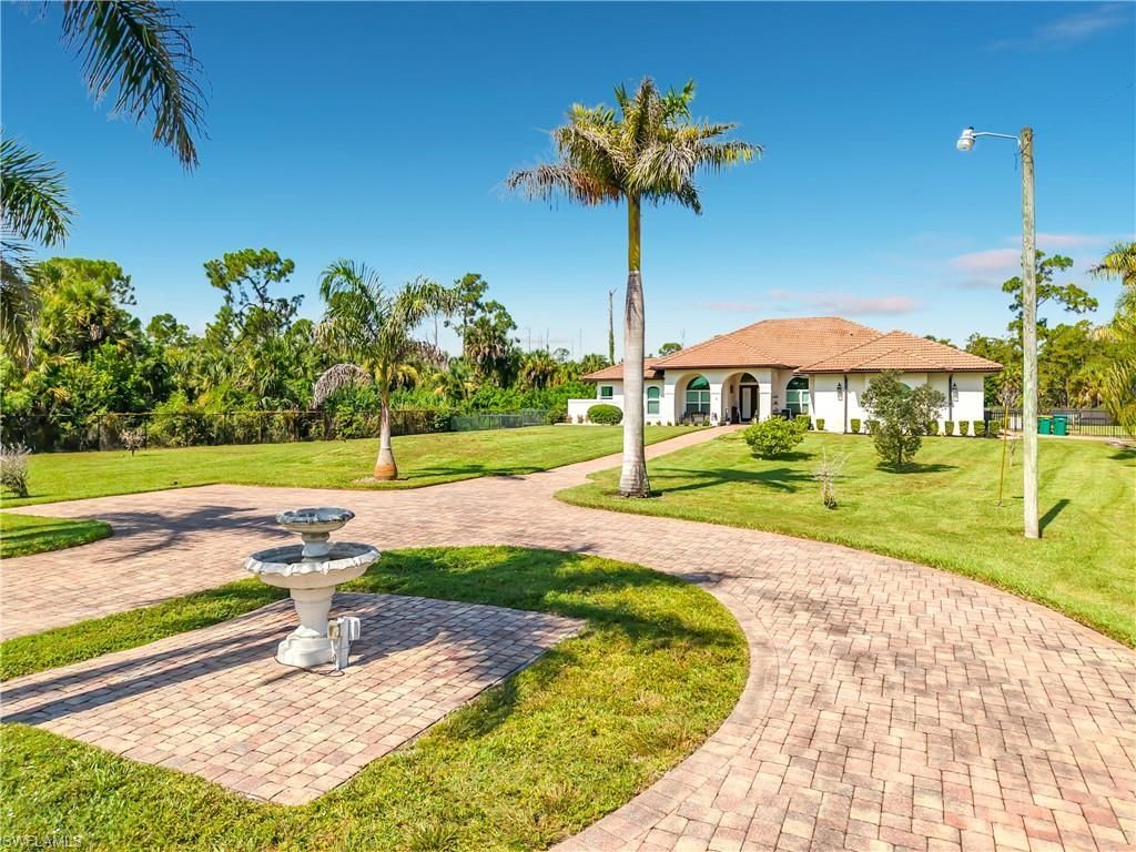 90 22nd Ave Nw, Naples, FL 34120 Photo