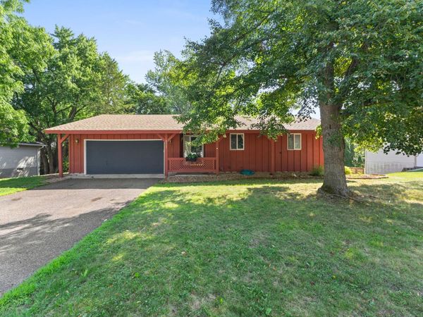 4212 Desoto Street , Vadnais Heights, MN 55127