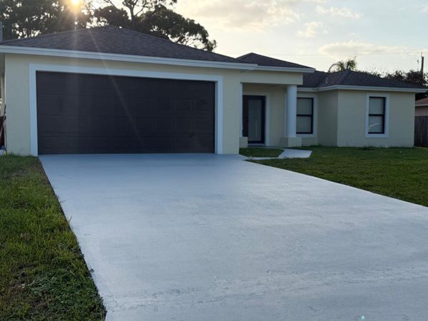 1566 SE SUTTON Street, Port St. Lucie, FL 34983