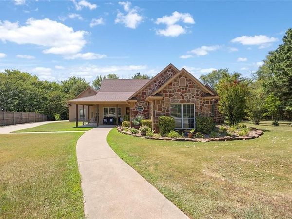 15610 Regian Drive , Lindale, TX 75771