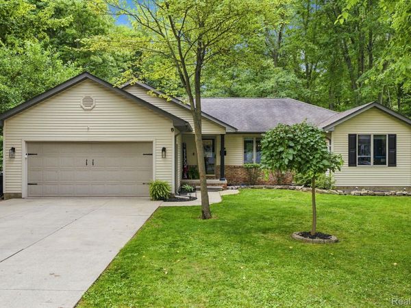 42 Pack Street, Croswell, Mi 48422