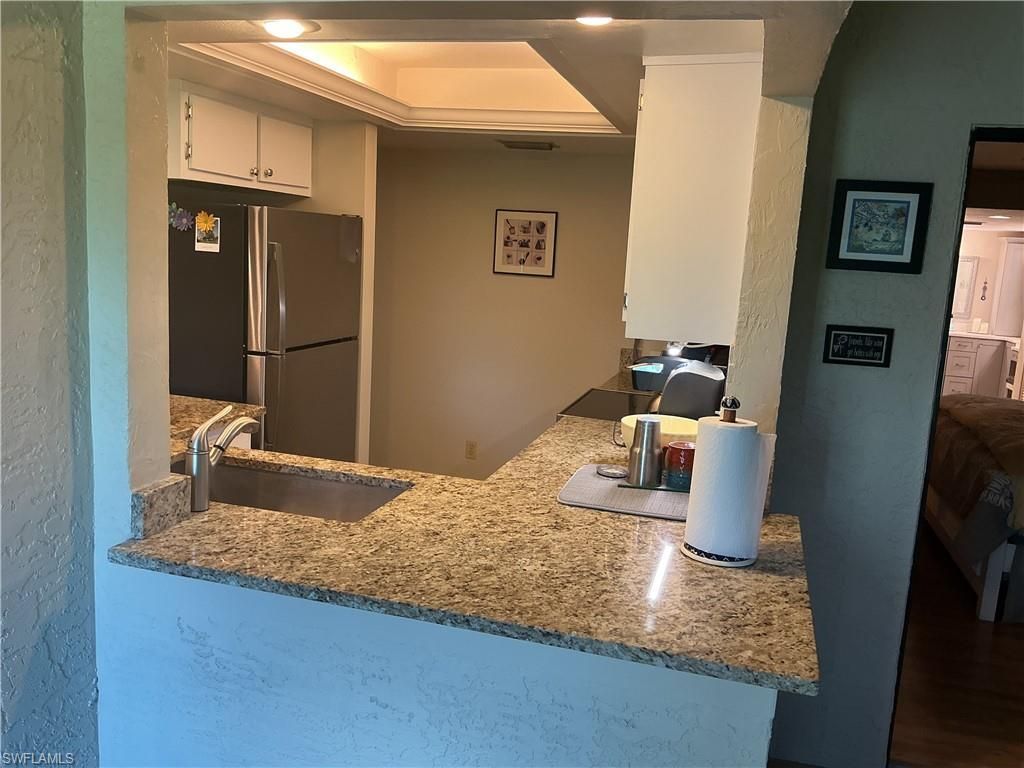 5730 Trailwinds Dr, Unit 411, Fort Myers, FL 33907 Photo
