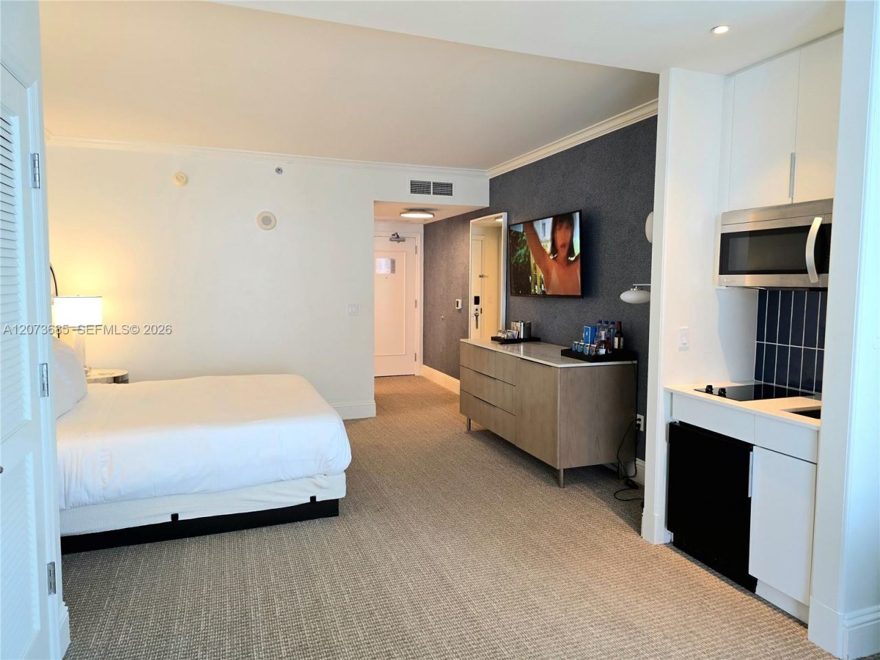 4401 Collins Ave , Unit 1401, Miami Beach, FL 33140 Photo