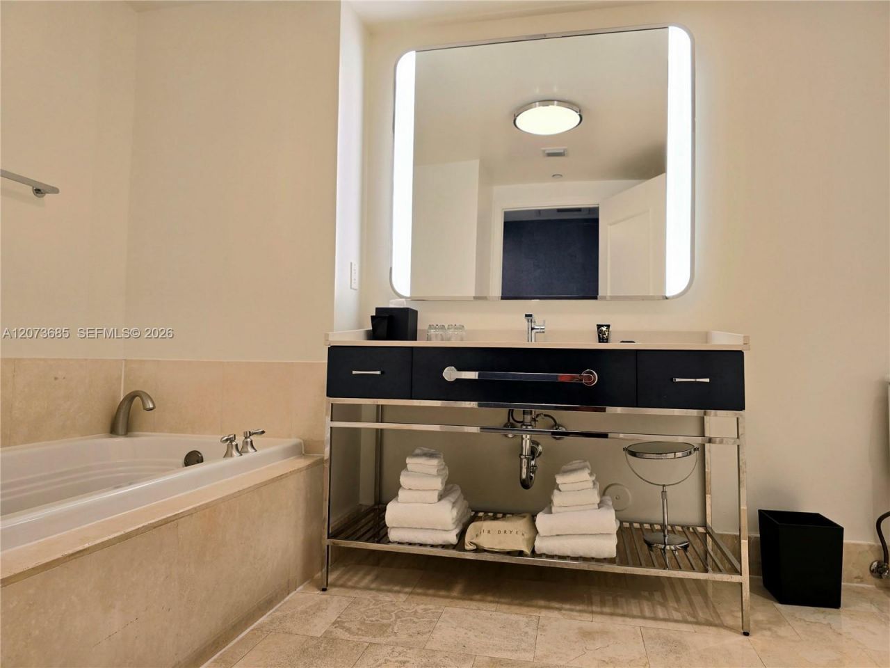 4401 Collins Ave , Unit 1401, Miami Beach, FL 33140 Photo