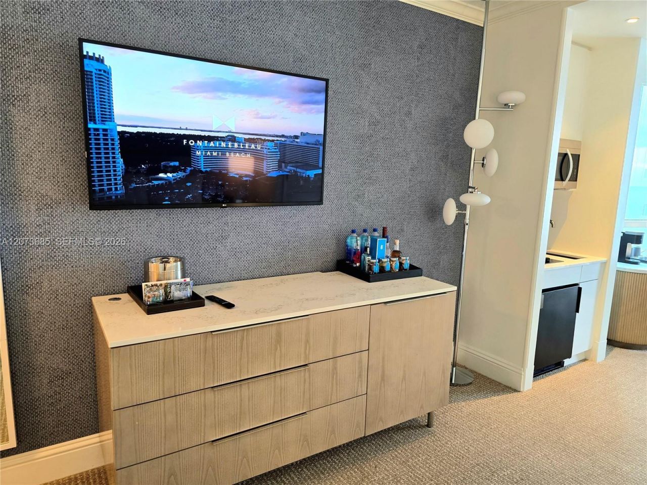 4401 Collins Ave , Unit 1401, Miami Beach, FL 33140 Photo