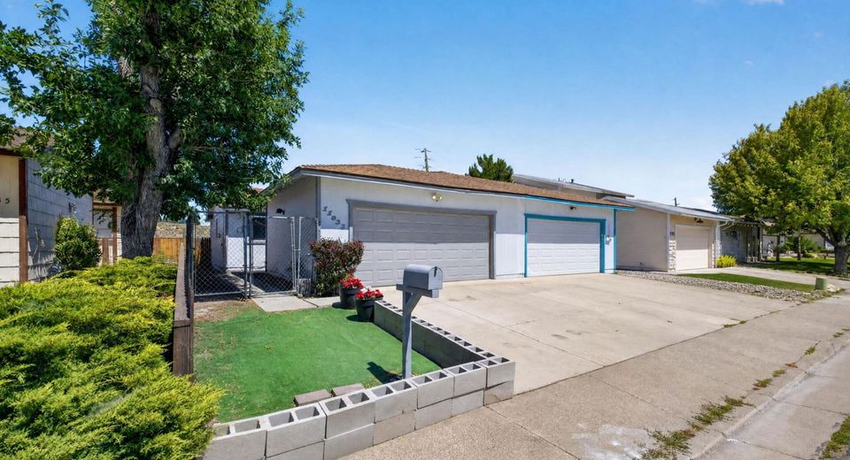 11033 Zeolite Drive, Reno, NV 89506 Photo