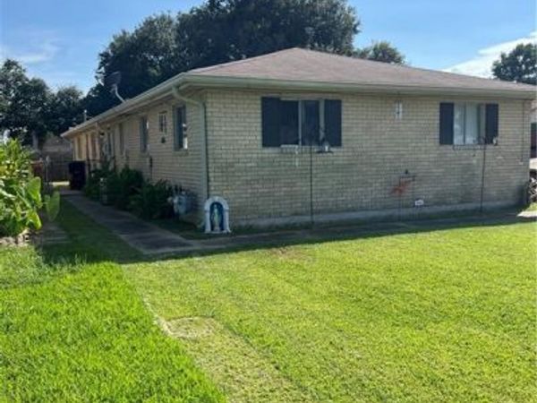 111 E F STOCKFLETCH Street , Belle Chasse, LA 70037