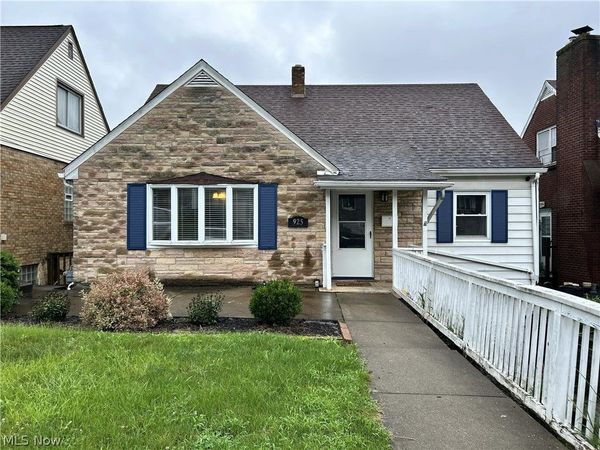 925 OXFORD Boulevard , Steubenville, OH 43952