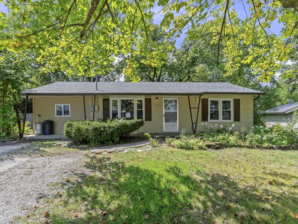 1013 N Albany Avenue , Bolivar, MO 65613