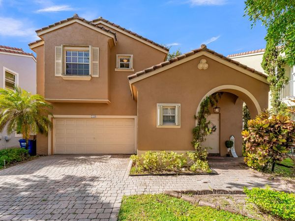 7538 NW 17TH Drive, Pembroke Pines, FL 33024