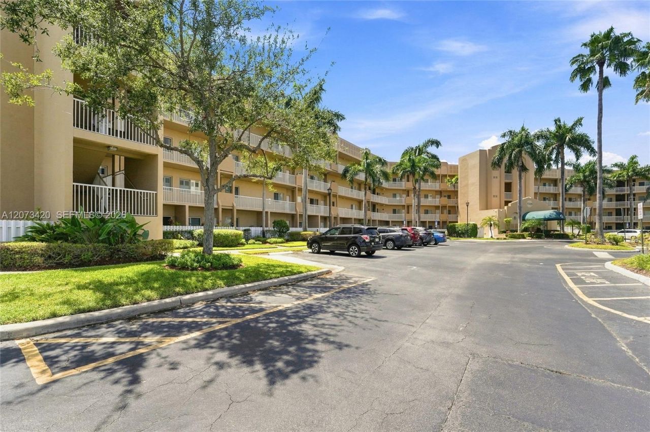 7739 Southampton Ter , Unit 308, Tamarac, FL 33321 Photo