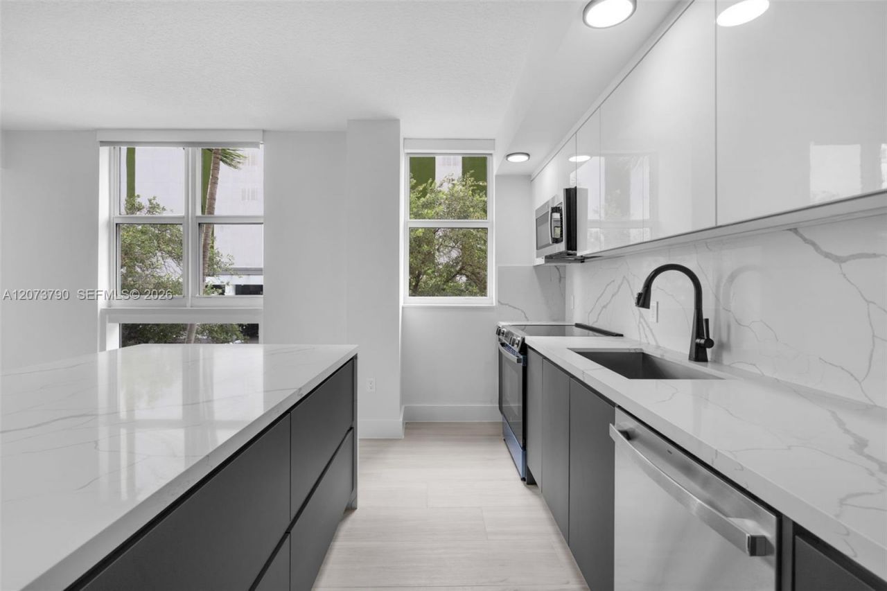 601 NE 23rd St , Unit TH4, Miami, FL 33137 Photo