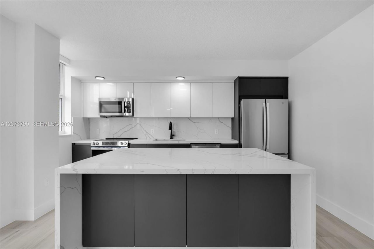 601 NE 23rd St , Unit TH4, Miami, FL 33137 Photo