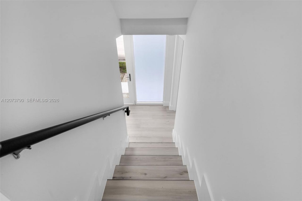601 NE 23rd St , Unit TH4, Miami, FL 33137 Photo