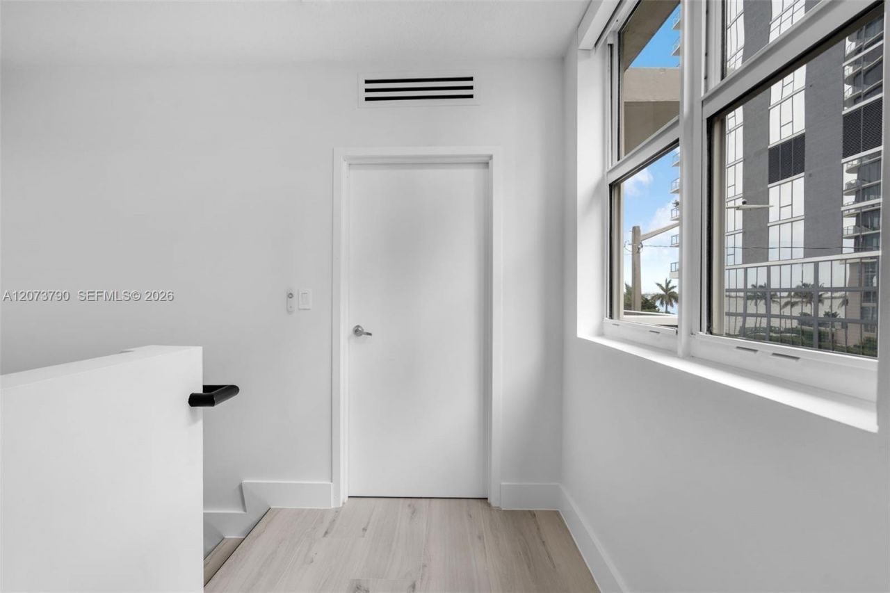 601 NE 23rd St , Unit TH4, Miami, FL 33137 Photo