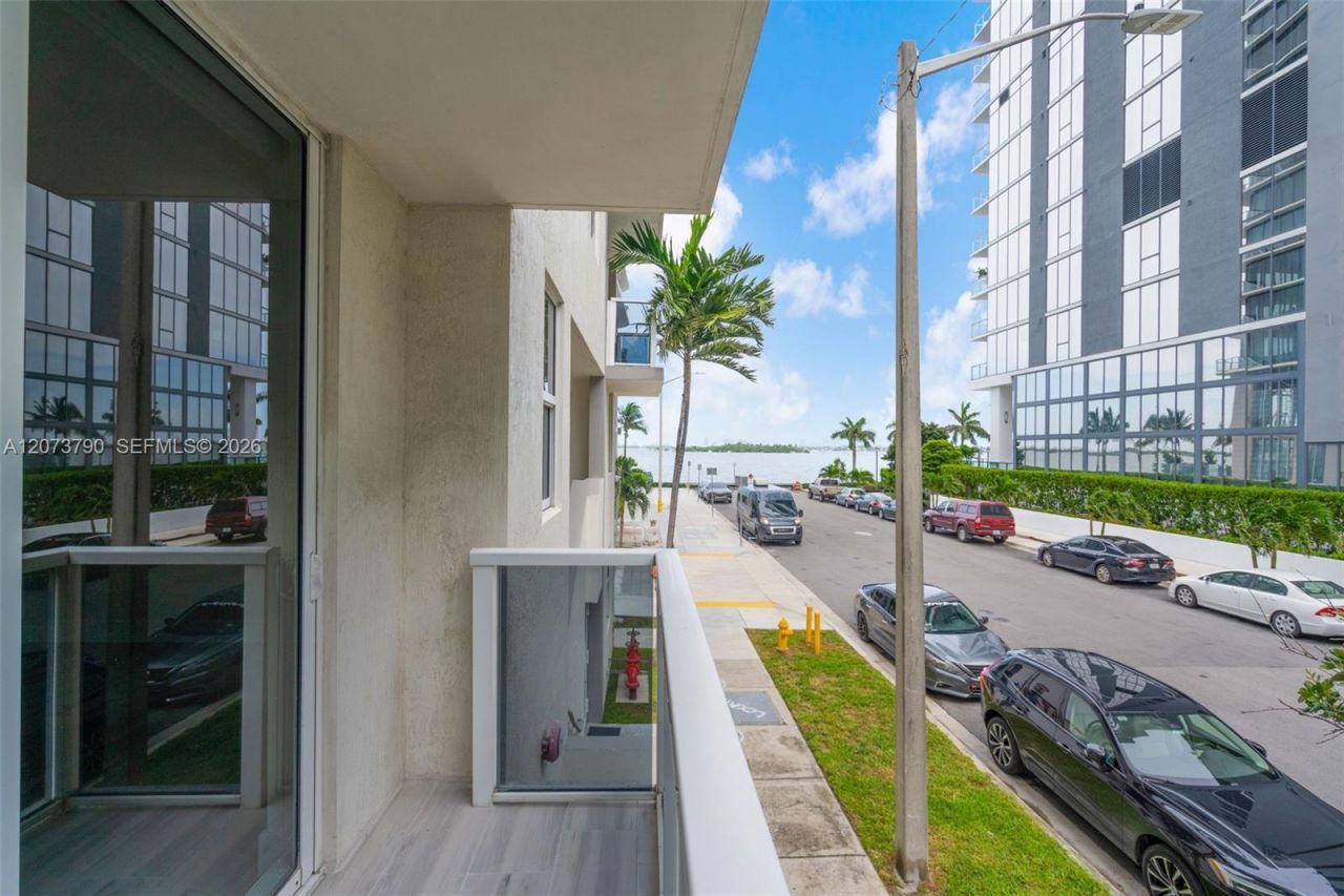 601 NE 23rd St , Unit TH4, Miami, FL 33137 Photo