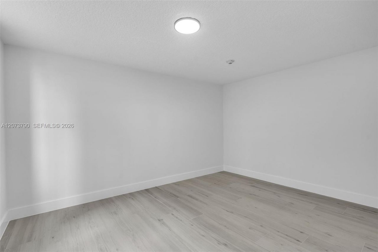 601 NE 23rd St , Unit TH4, Miami, FL 33137 Photo