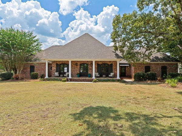 18 Eric Nobles Ln., Sumrall, MS 39482