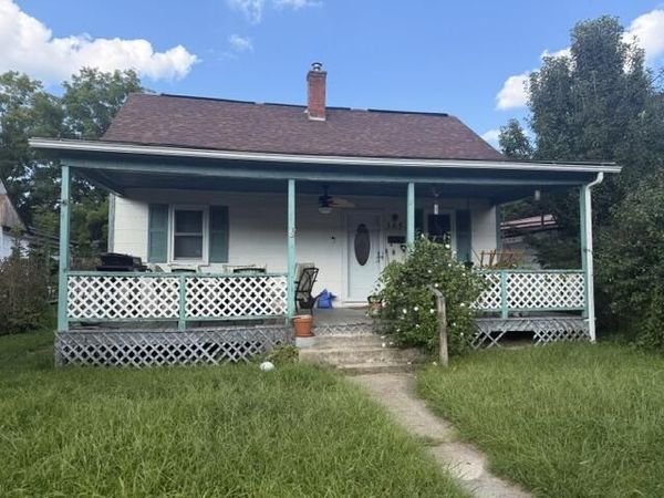 385 Mountain Ave, White Sulphur Springs, WV 24986