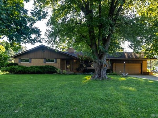 1072 Ceylon Circle, Beavercreek, OH 45430