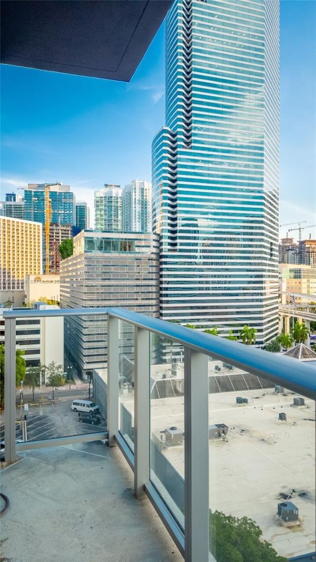 151 SE 1st St , Unit 811, Miami, FL 33131 Photo