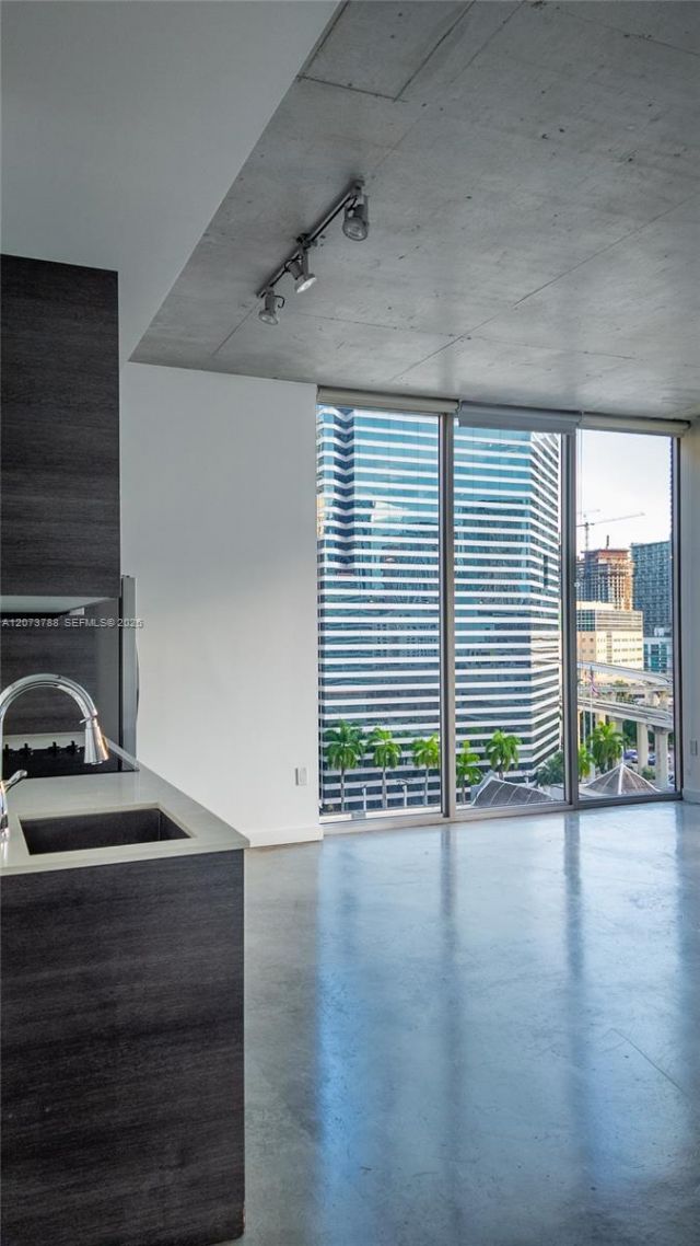 151 SE 1st St , Unit 811, Miami, FL 33131 Photo