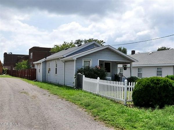 2433 Paradise Avenue, Toledo, OH 43613