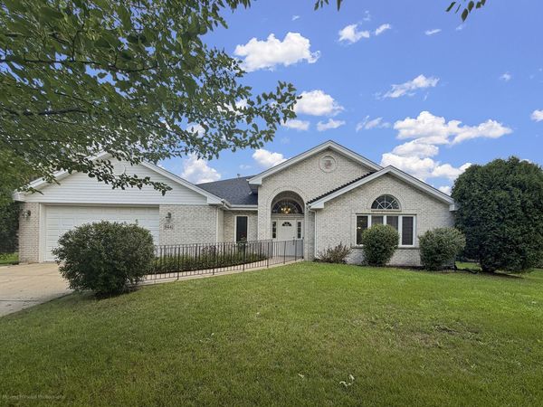 9441 Witham Lane , Woodridge, IL 60517