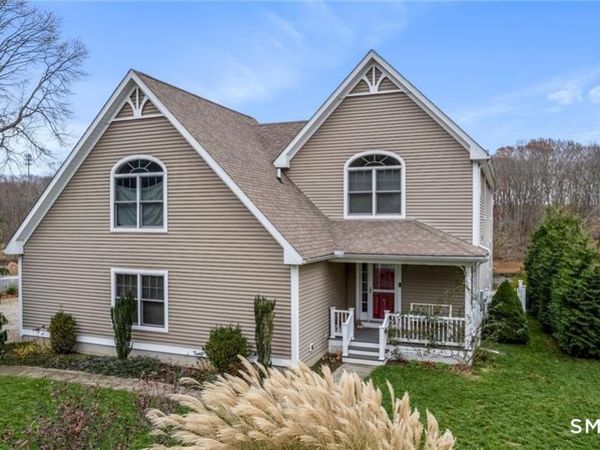 33 Marshfield , East Lyme, CT 06357