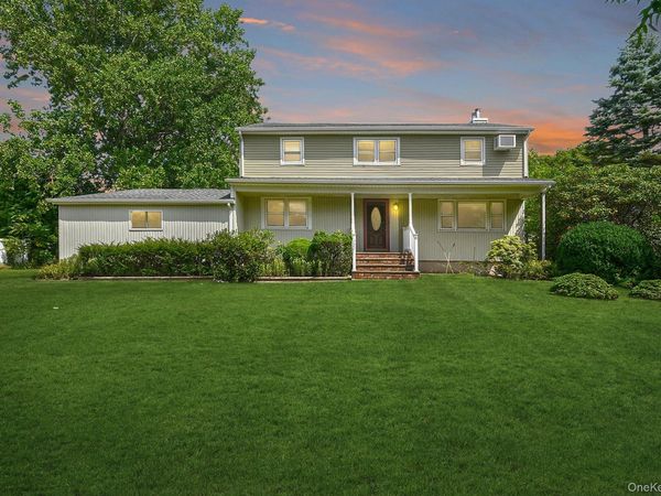 6 Duquesne Drive, Greenlawn, NY 11740