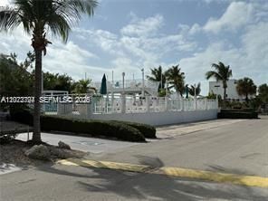 325 Calusa St , Key Largo, FL 33037 Photo