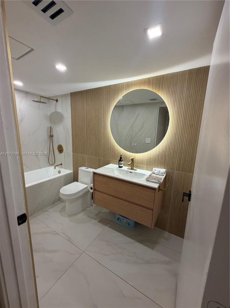 1025 92nd St , Unit 405, Bay Harbor Islands, FL 33154 Photo