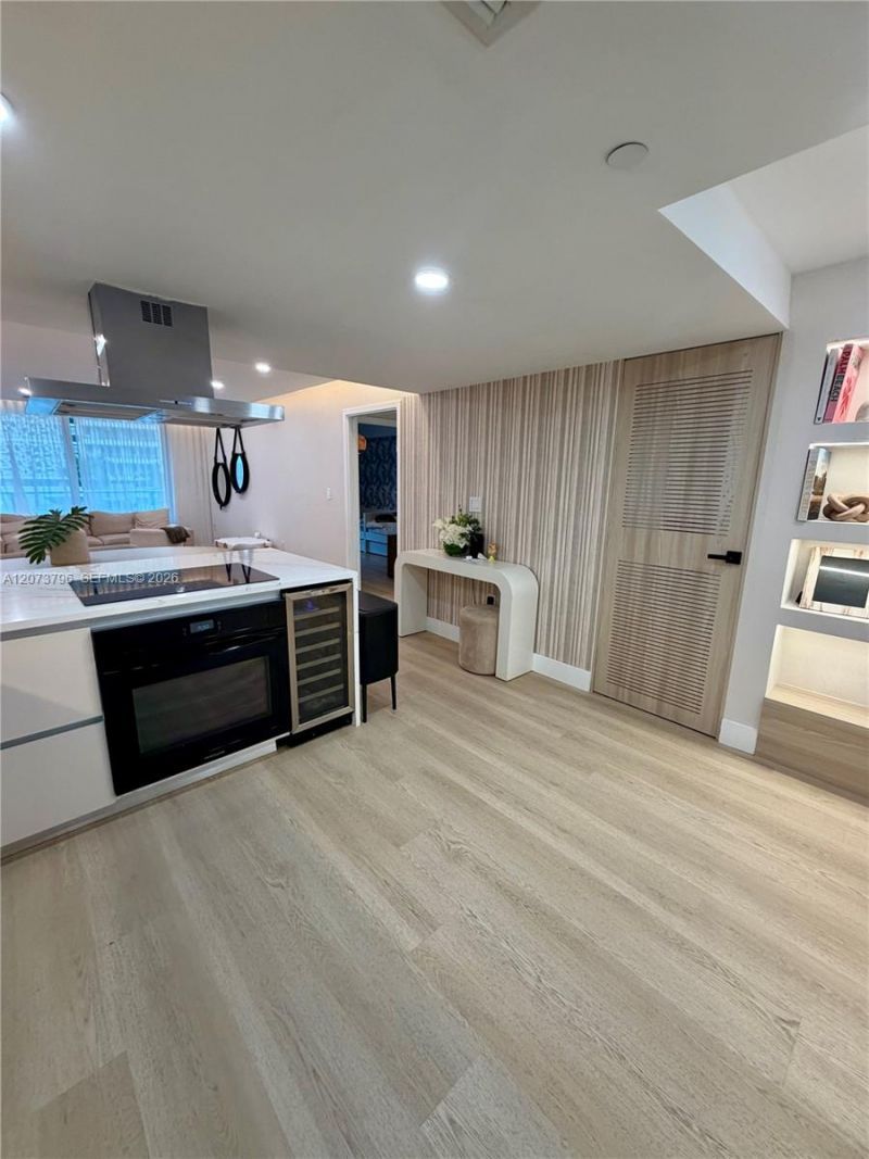 1025 92nd St , Unit 405, Bay Harbor Islands, FL 33154 Photo