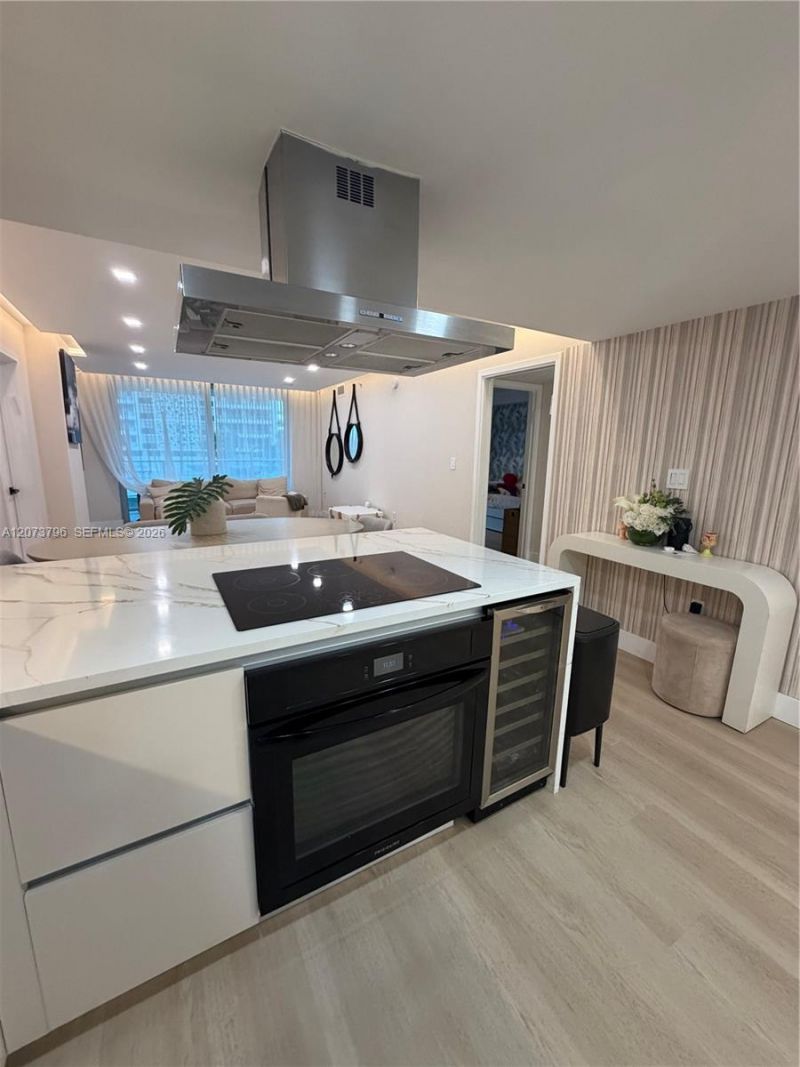 1025 92nd St , Unit 405, Bay Harbor Islands, FL 33154 Photo