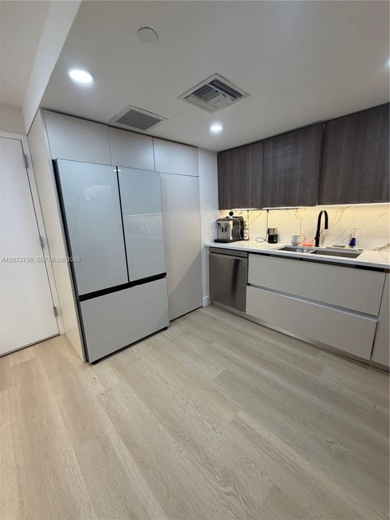 1025 92nd St , Unit 405, Bay Harbor Islands, FL 33154 Photo