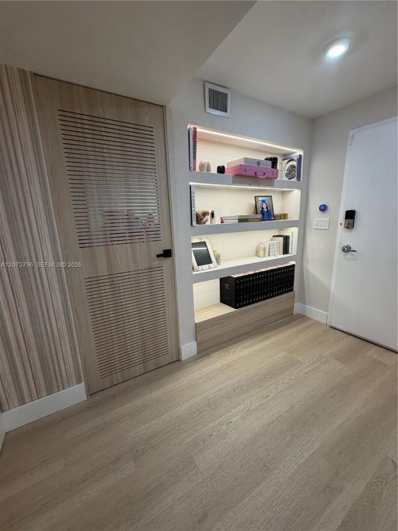 1025 92nd St , Unit 405, Bay Harbor Islands, FL 33154 Photo